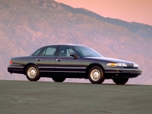 Ford Crown Victoria 1995 02